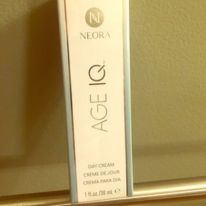 Neora Age IQ Day Cream